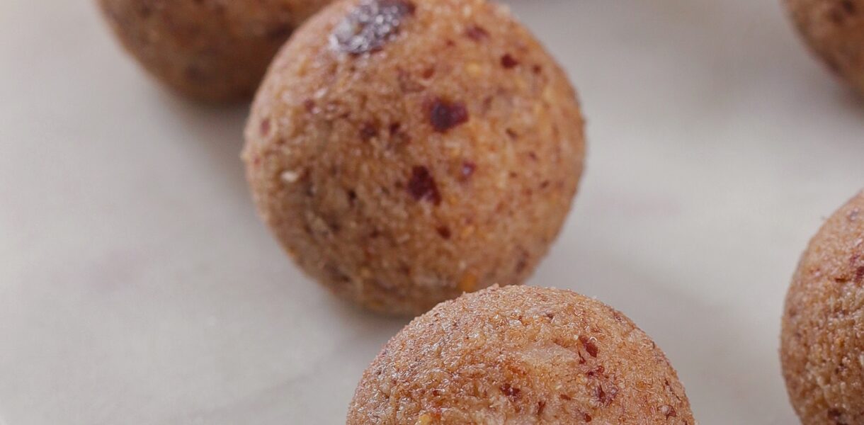 Date Coconut Balls1